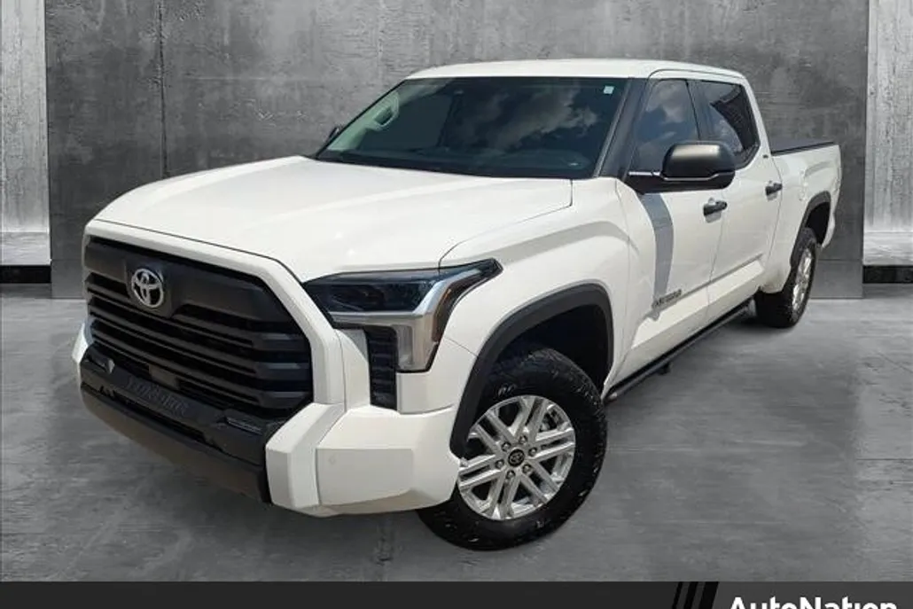 2024 Toyota Tundra SR5 CrewMax photo 1