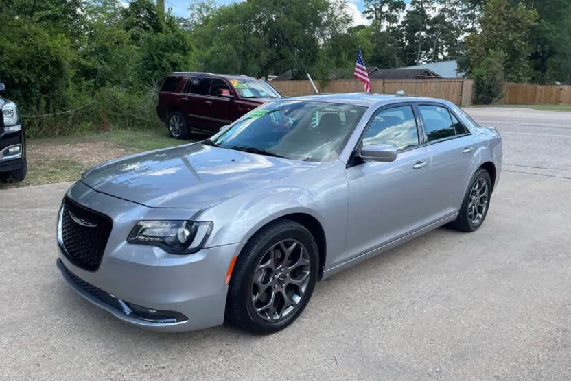 2017 Chrysler 300 S photo 1