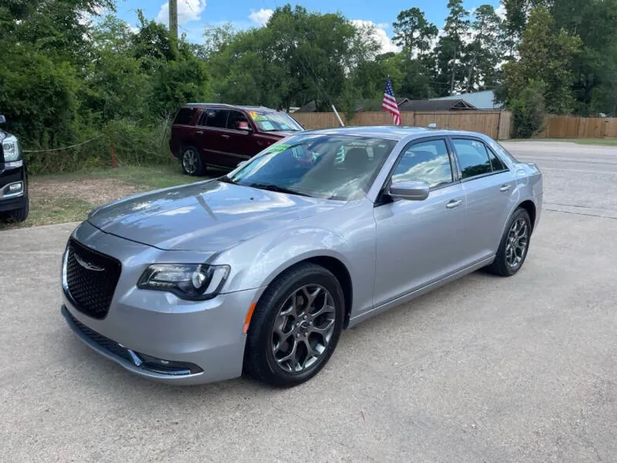 2017 Chrysler 300 S photo 1