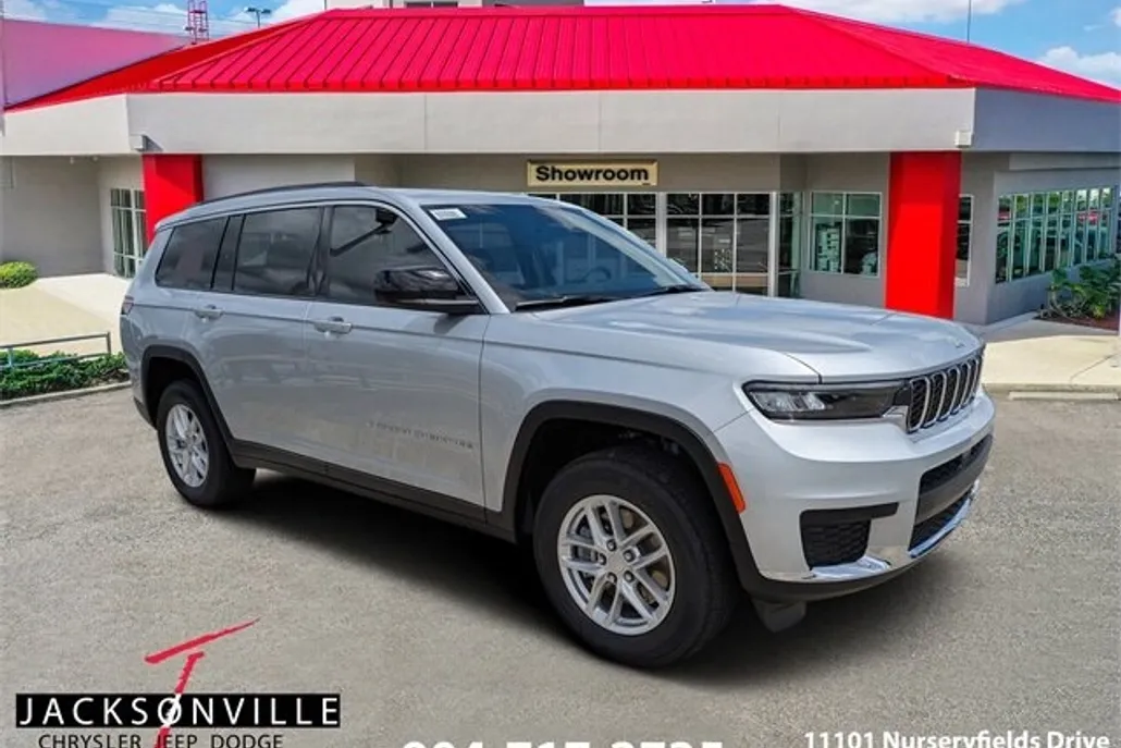 2025 Jeep Grand Cherokee Laredo photo 1