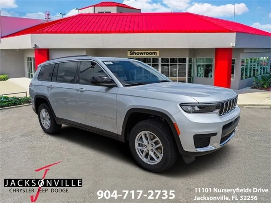 2025 Jeep Grand Cherokee Laredo photo 1