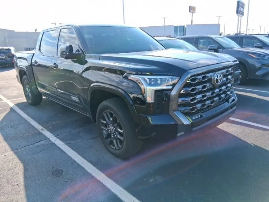 2022 Toyota Tundra Platinum CrewMax photo 1