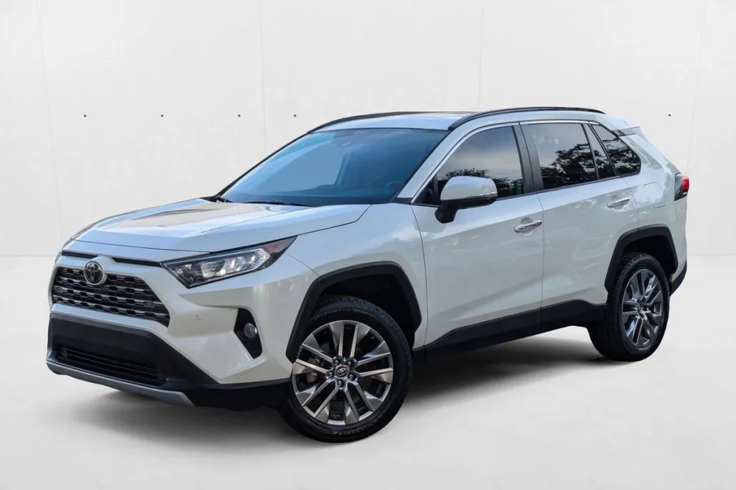 2019 Toyota RAV4 Limited photo 1
