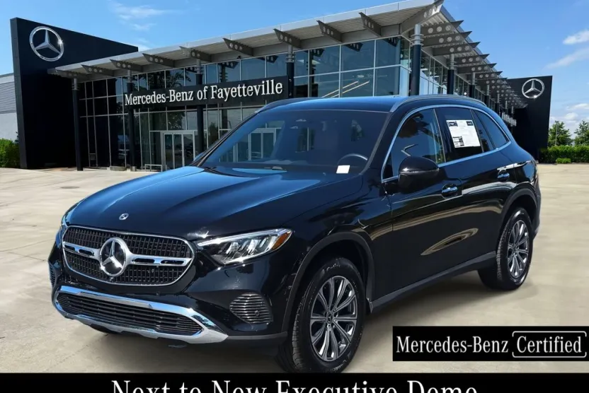 2025 Mercedes Benz GLC 300 photo 1