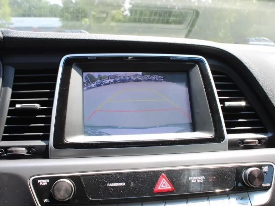 2018 Hyundai Sonata SEL photo 1
