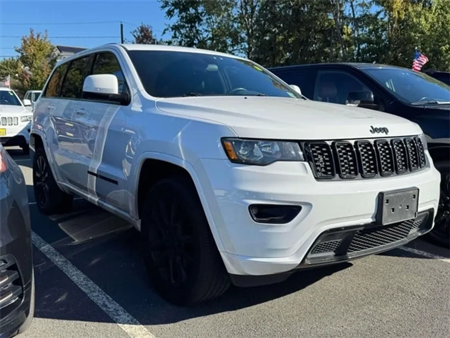2021 Jeep Grand Cherokee Laredo X photo 1