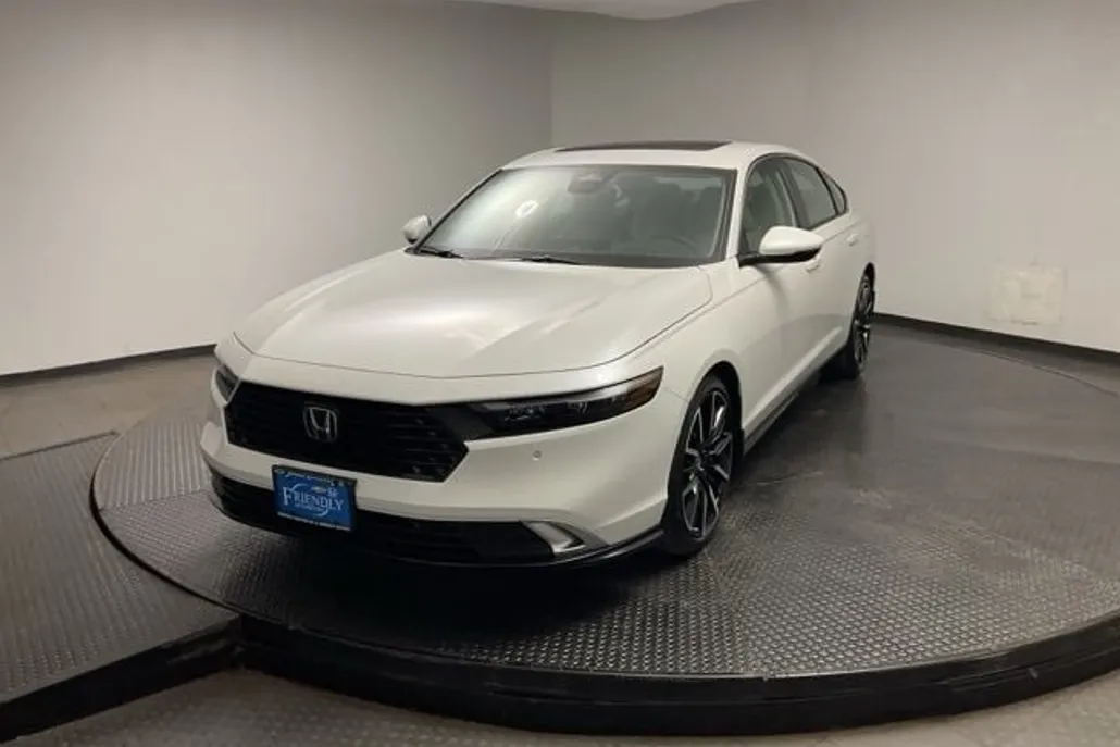 2025 Honda Accord Hybrid Touring photo 1