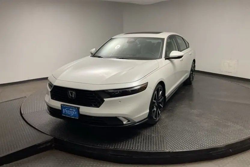 2025 Honda Accord Hybrid Touring photo 1
