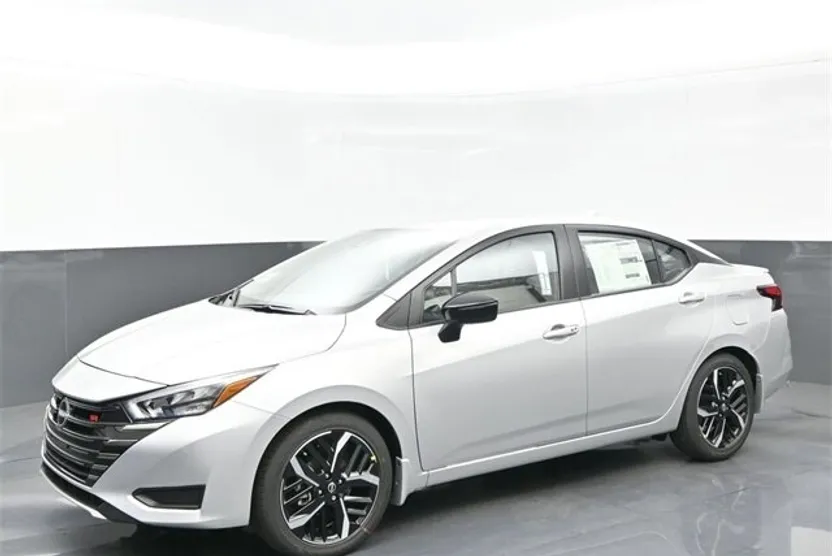 2025 Nissan Versa SR photo 1