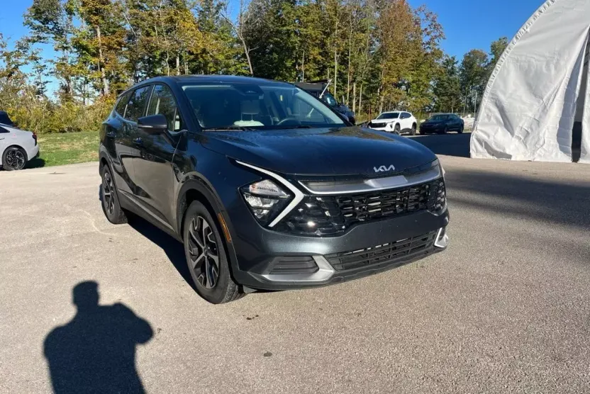 2023 Kia Sportage EX photo 1