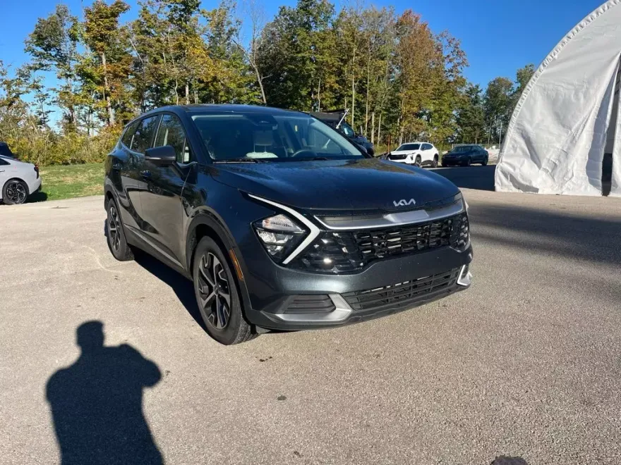 2023 Kia Sportage EX photo 1