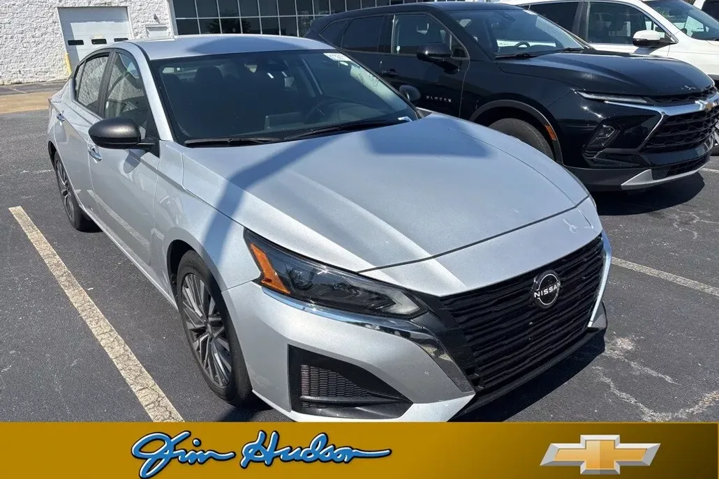 2024 Nissan Altima 2.5 SV photo 1