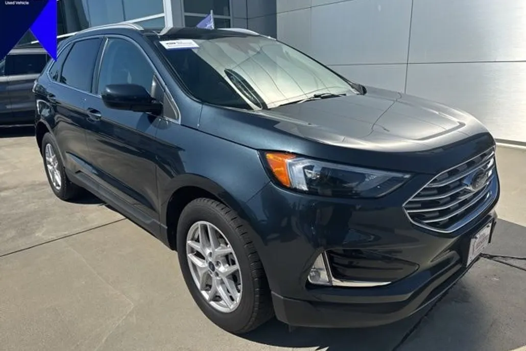 2022 Ford Edge SEL photo 1