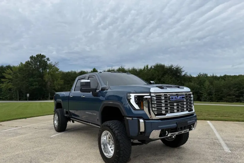 2024 Gmc Sierra HD Denali photo 1