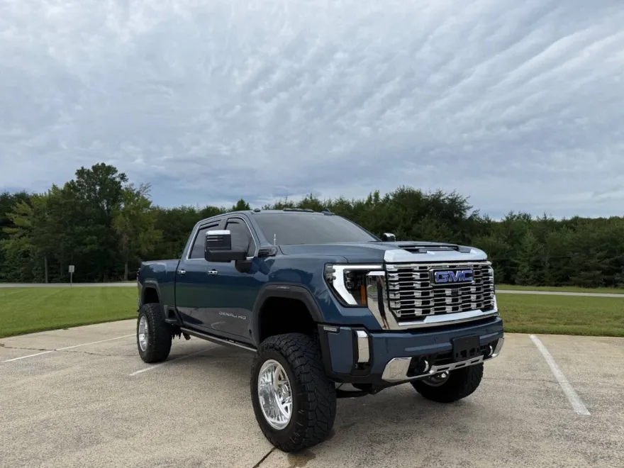 2024 Gmc Sierra HD Denali photo 1