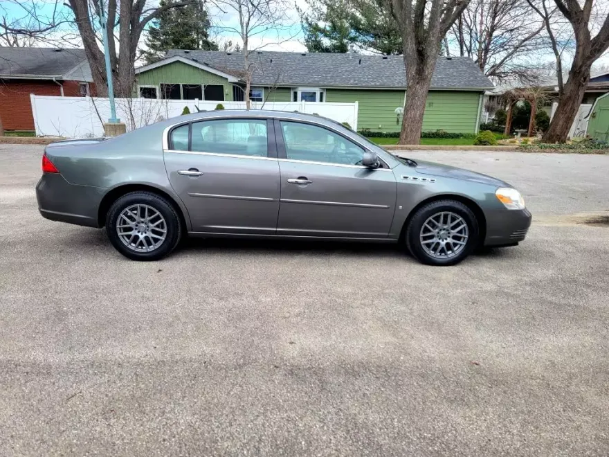 2007 Buick Lucerne CXL photo 1