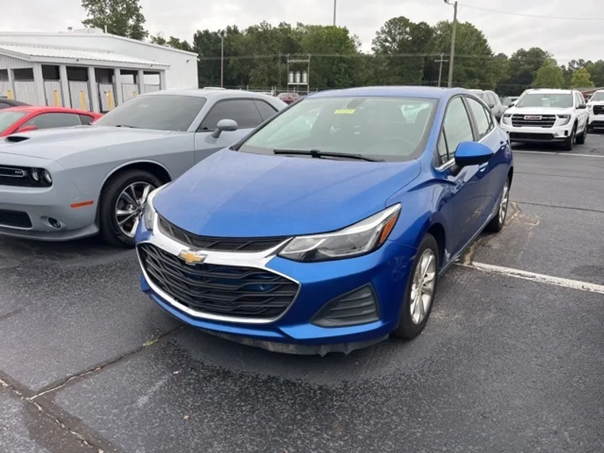 2019 Chevrolet Cruze LT photo 1