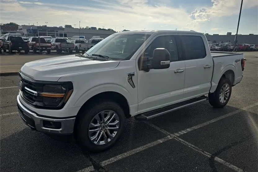 2024 Ford F-150 XLT photo 1