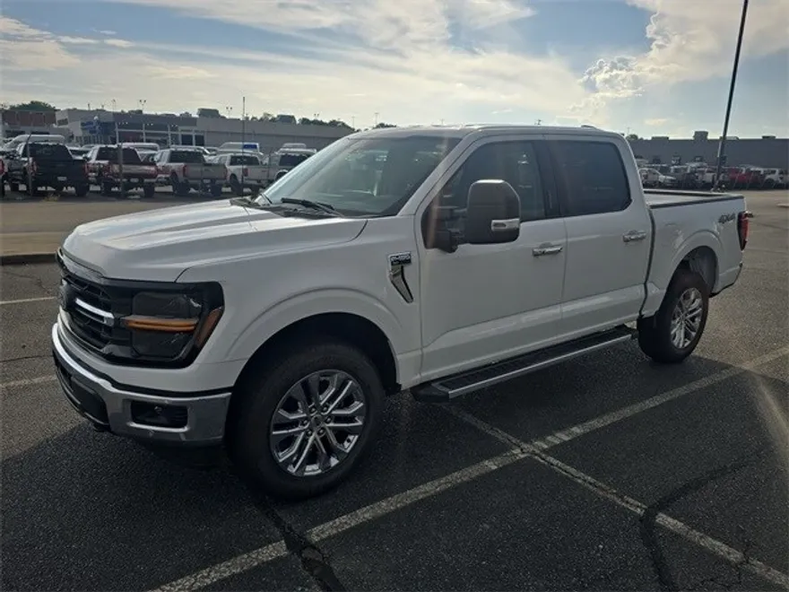 2024 Ford F-150 XLT photo 1