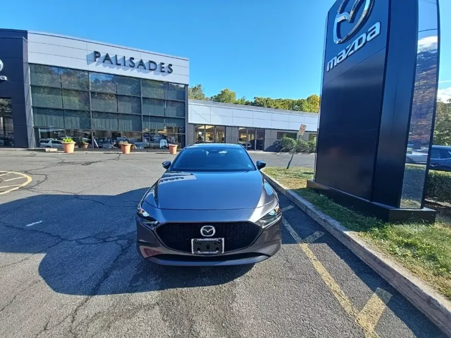 2025 Mazda Mazda3 2.5 s Preferred Hatchback photo 1