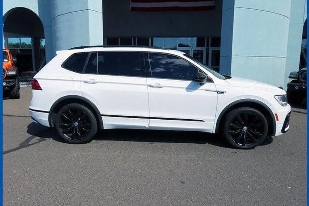 2021 Volkswagen Tiguan SE R-Line Black photo 1