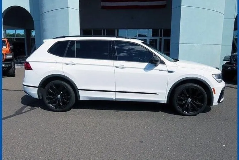 2021 Volkswagen Tiguan SE R-Line Black photo 1