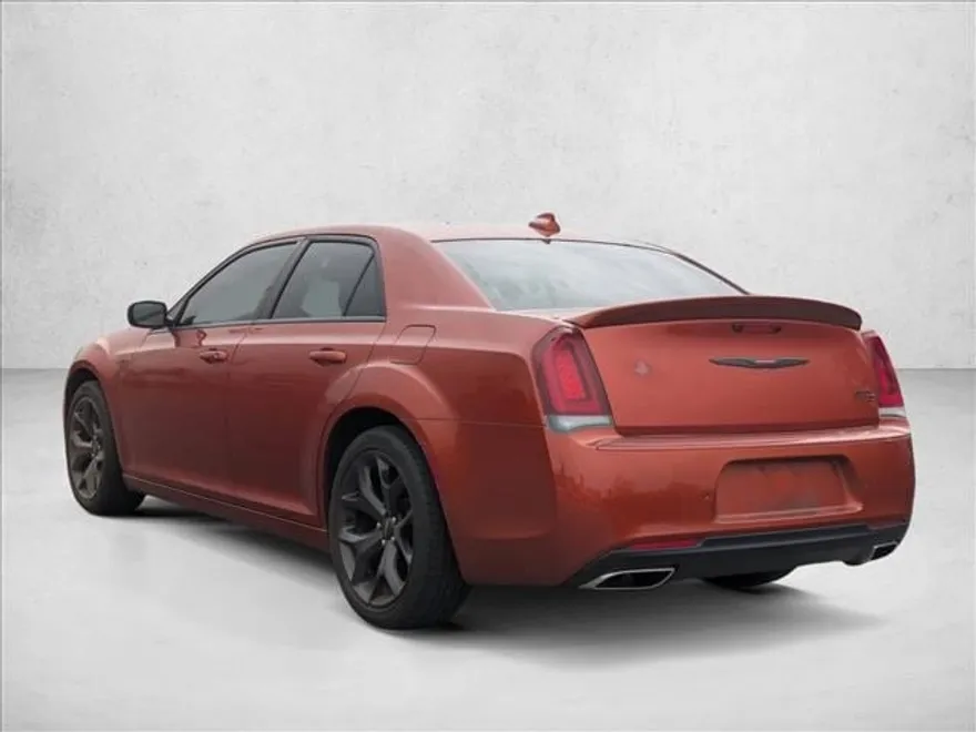 2021 Chrysler 300 photo 1