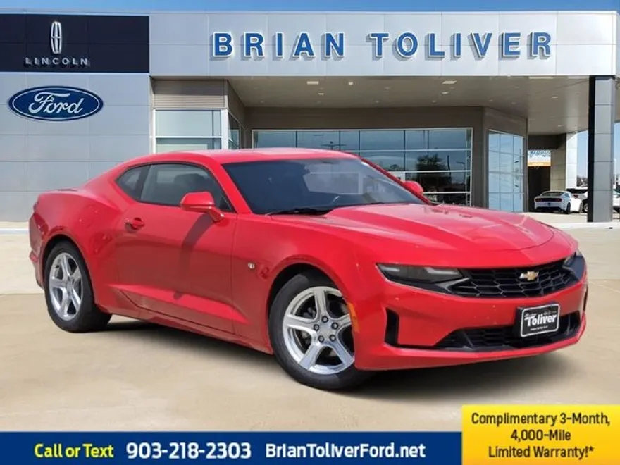 2023 Chevrolet Camaro 1LT photo 1