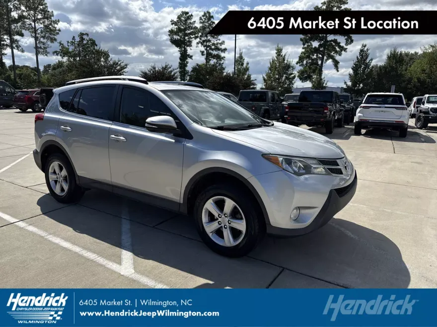 2014 Toyota RAV4 XLE photo 1