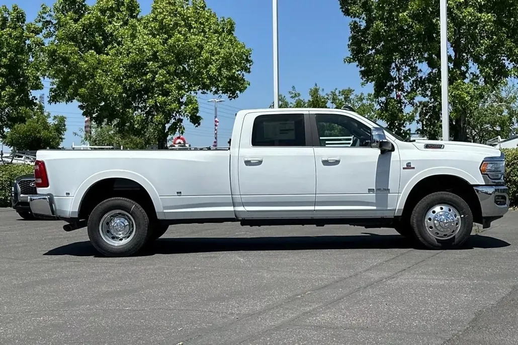 2024 Ram 3500 Tradesman photo 1