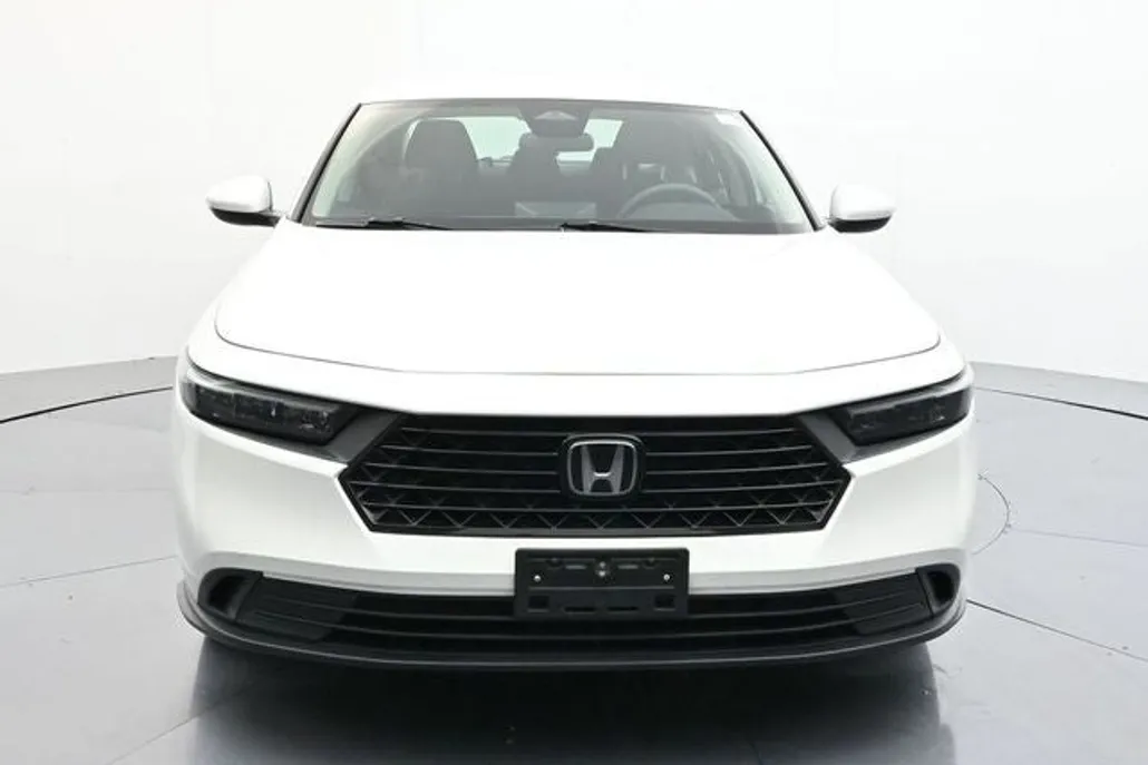 2023 Honda Accord LX photo 1