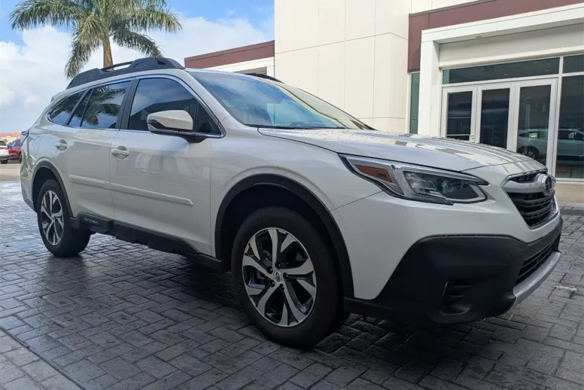 2021 Subaru Outback Limited photo 1