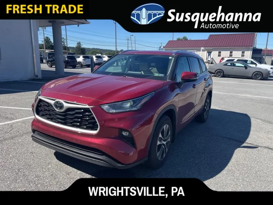2021 Toyota Highlander XLE photo 1