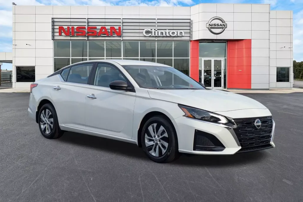 2025 Nissan Altima S photo 1