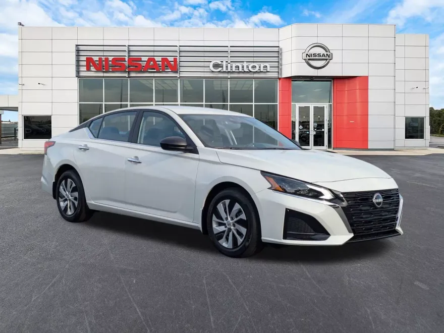 2025 Nissan Altima S photo 1
