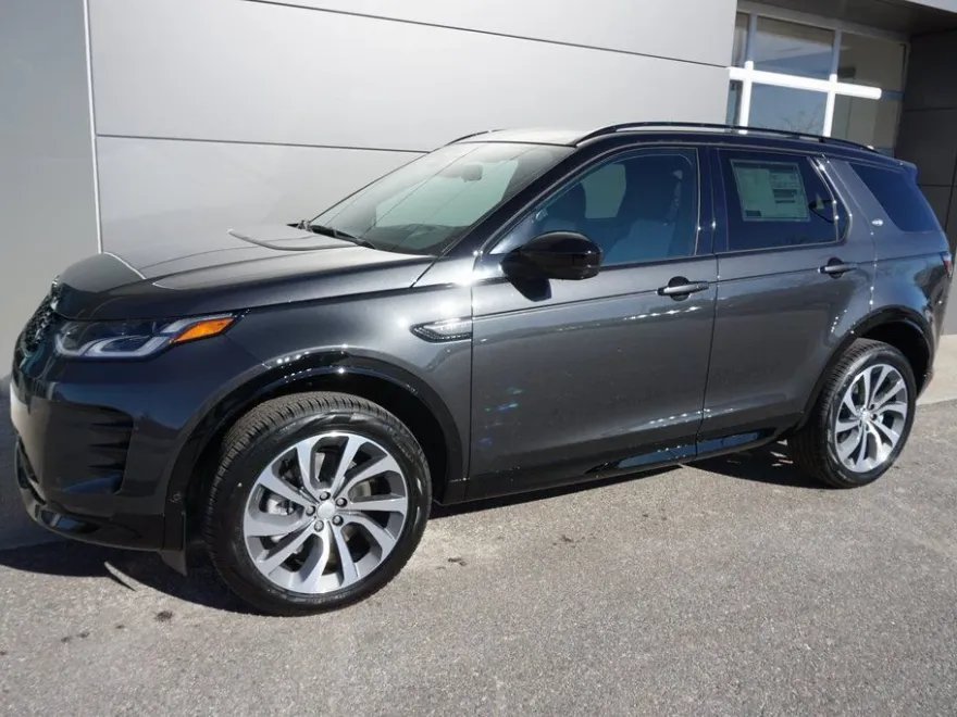 2025 Land Rover Discovery Sport SE photo 1