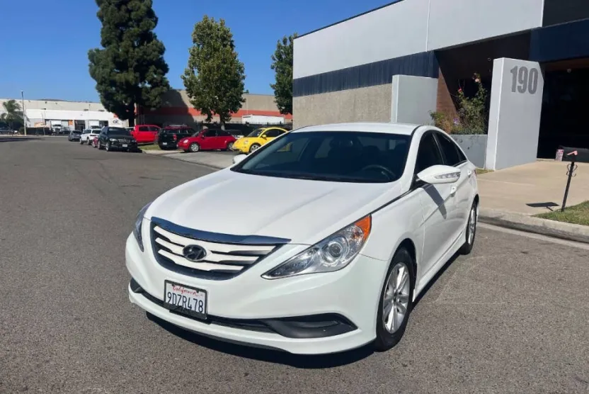 2014 Hyundai Sonata GLS photo 1