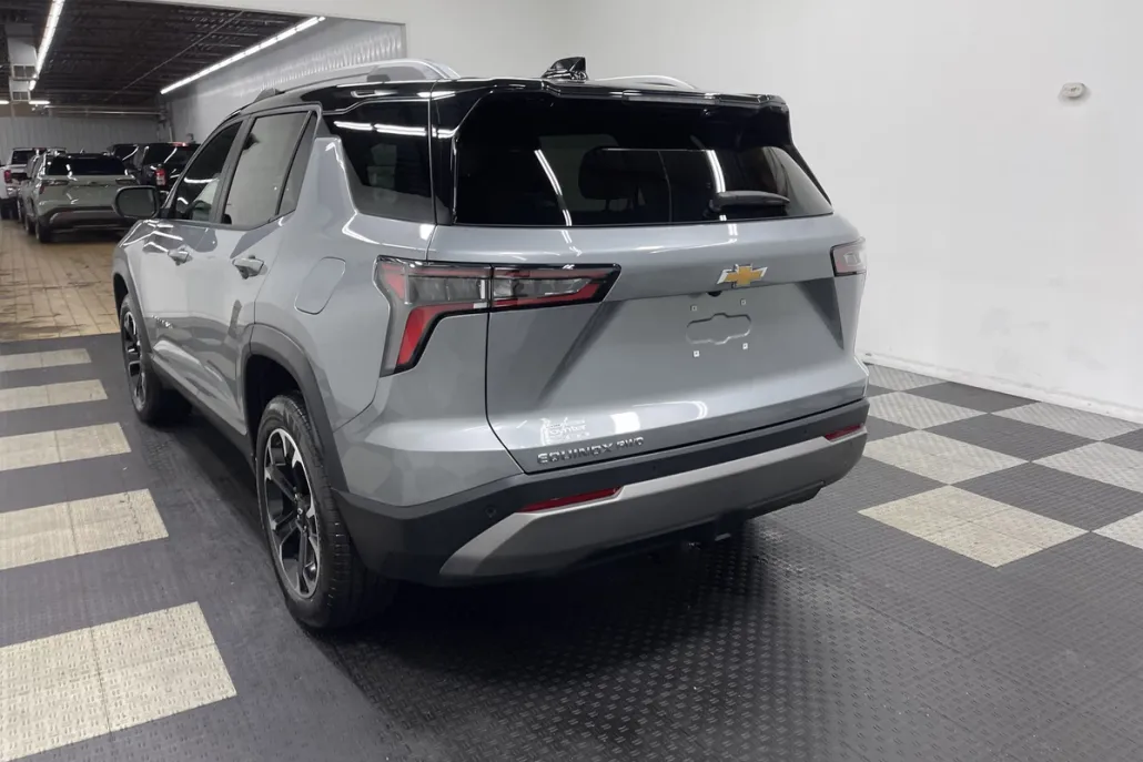 2026 Chevrolet Equinox LT photo 1