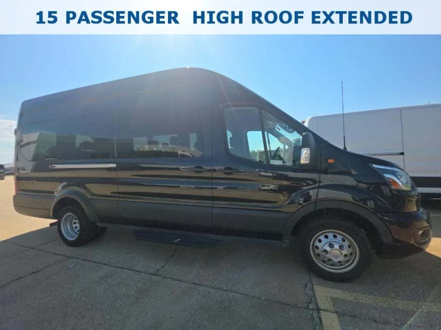 2023 Ford Transit XLT photo 1