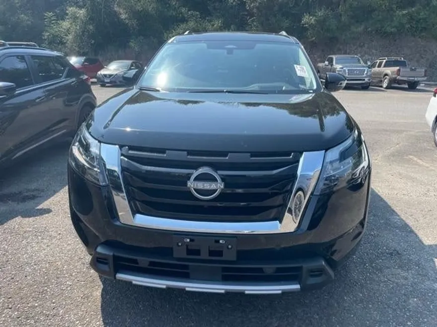 2025 Nissan Pathfinder Platinum photo 1