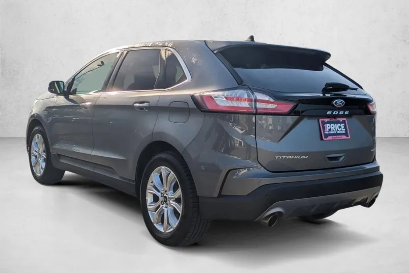 2024 Ford Edge Titanium photo 1