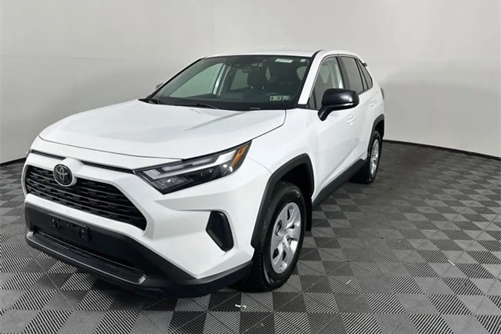 2024 Toyota RAV4 LE photo 1