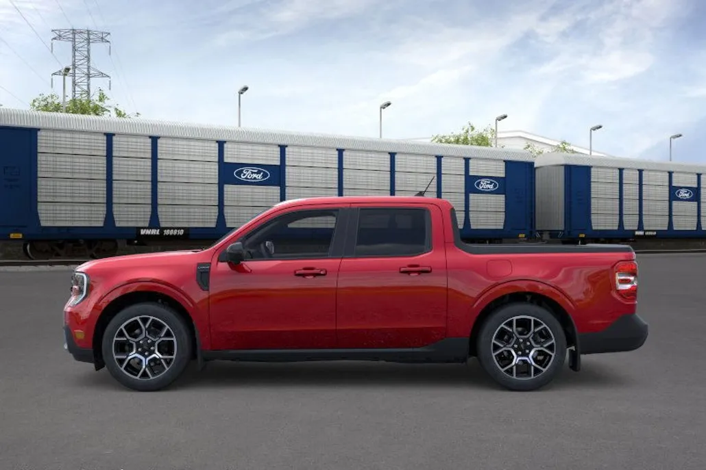 2025 Ford Maverick Lariat photo 1