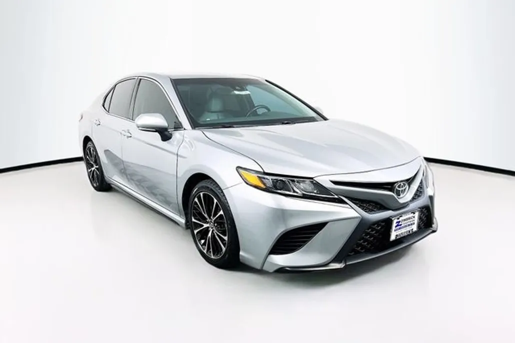 2018 Toyota Camry L photo 1