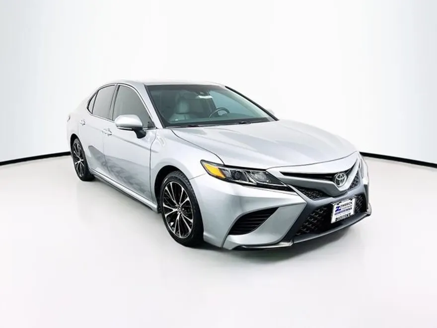 2018 Toyota Camry L photo 1