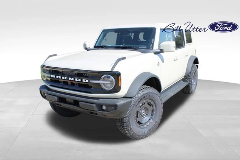 2025 Ford Bronco Outer Banks photo 1