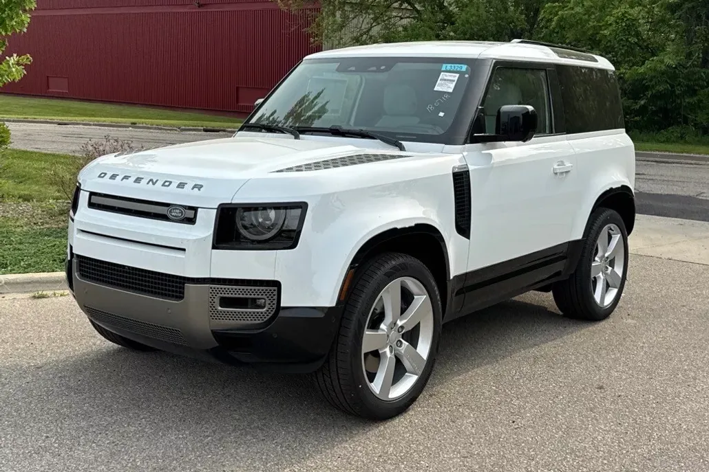 2025 Land Rover Defender 90 X-Dynamic SE photo 1