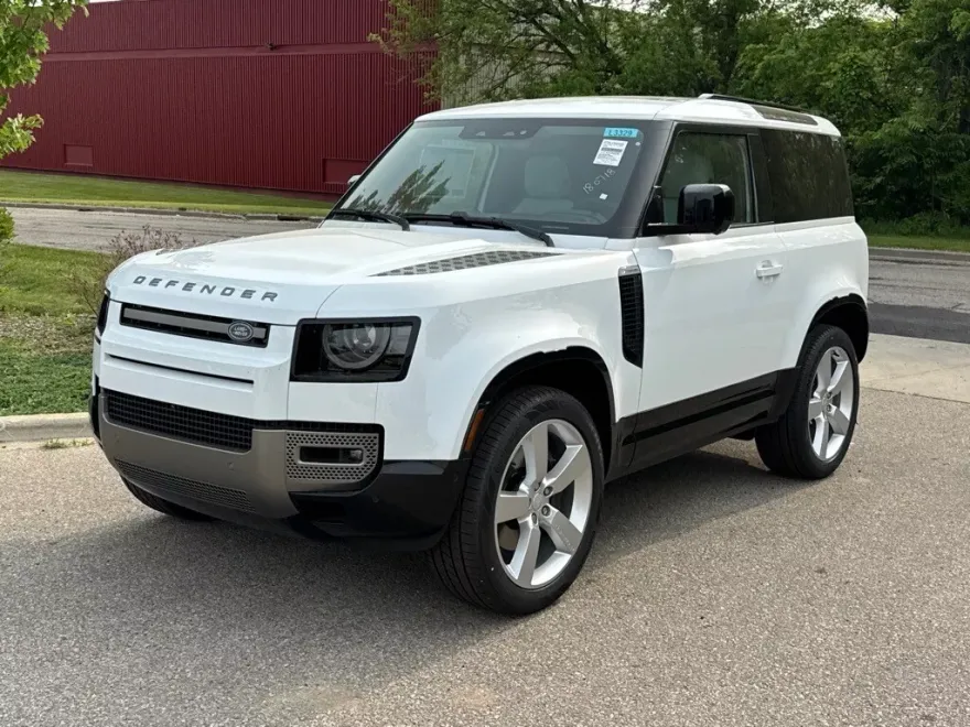 2025 Land Rover Defender 90 X-Dynamic SE photo 1