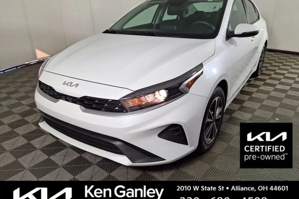 2023 Kia Forte LXS photo 1