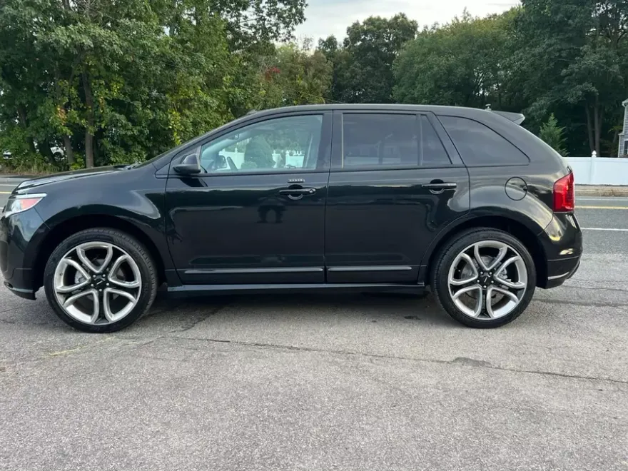 2014 Ford Edge Sport photo 1